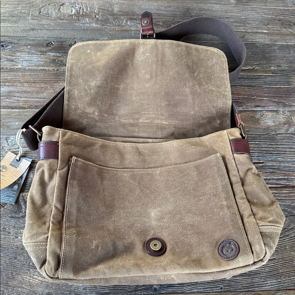 Timberland Sebasoo oiled canvas leather trim messenger bag NWT